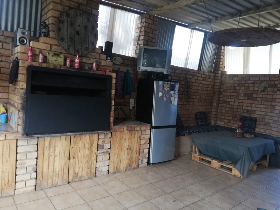 To Let 3 Bedroom Property for Rent in Flamwood North West